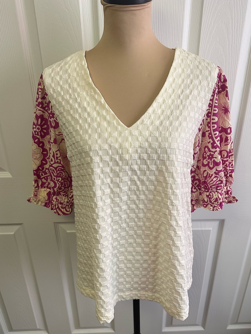 Umgee Cream Textured V-Neck Top with Pink Patterned Puff Sleeves
